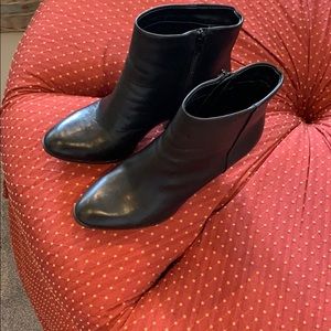 Like new Nine West leather boots